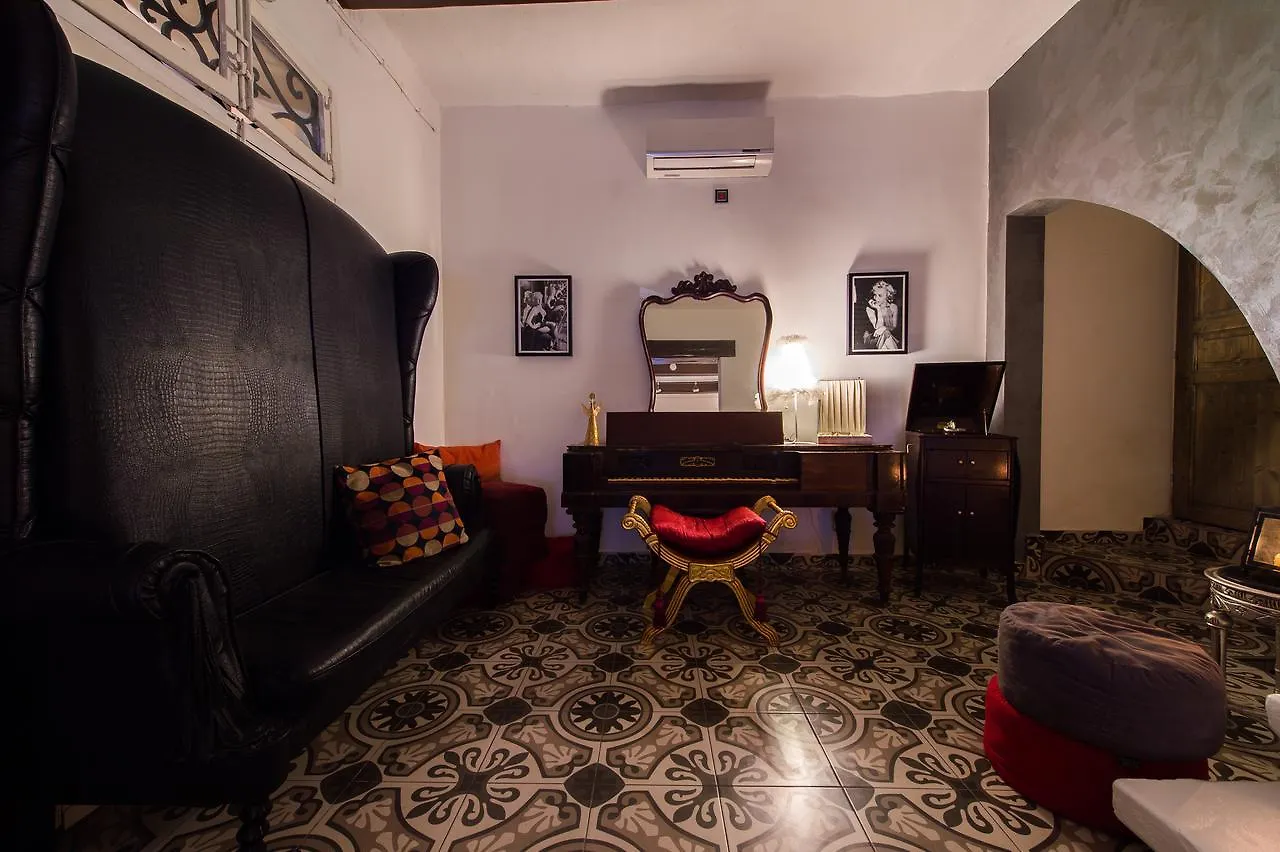 Backstage Boutique Music Themed Townhouse Ξενοδοχείο Σλιέμα 0*,  Μάλτα